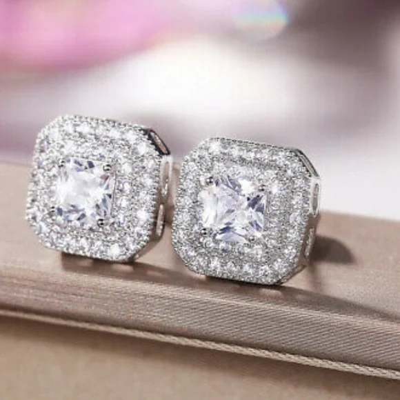 NWT DIAMOND LUXURY Sterling silver Stud Earrings - Picture 3 of 4